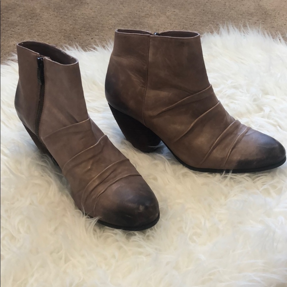 Worn once! Beautiful Vince Camuto booties